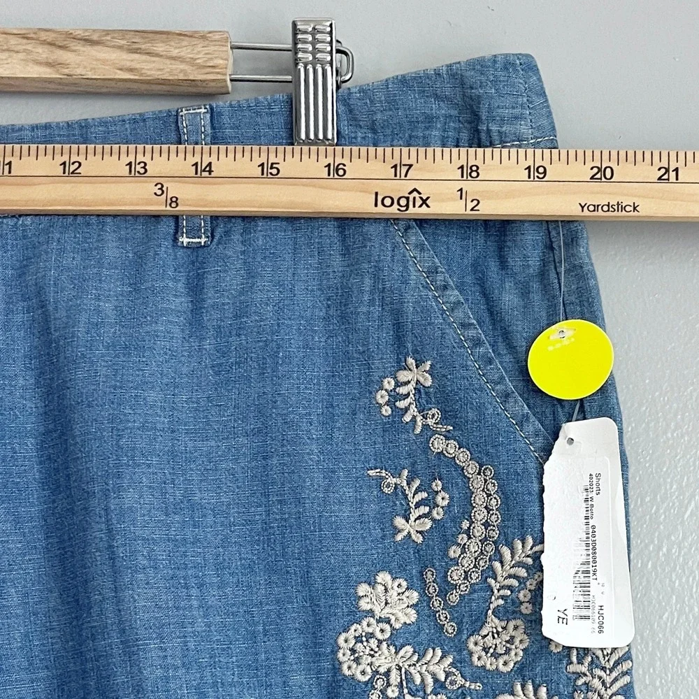 Liz Claiborne Shorts Womens 14 Blue Embroidered Cotton Chambray Boho Summer NEW